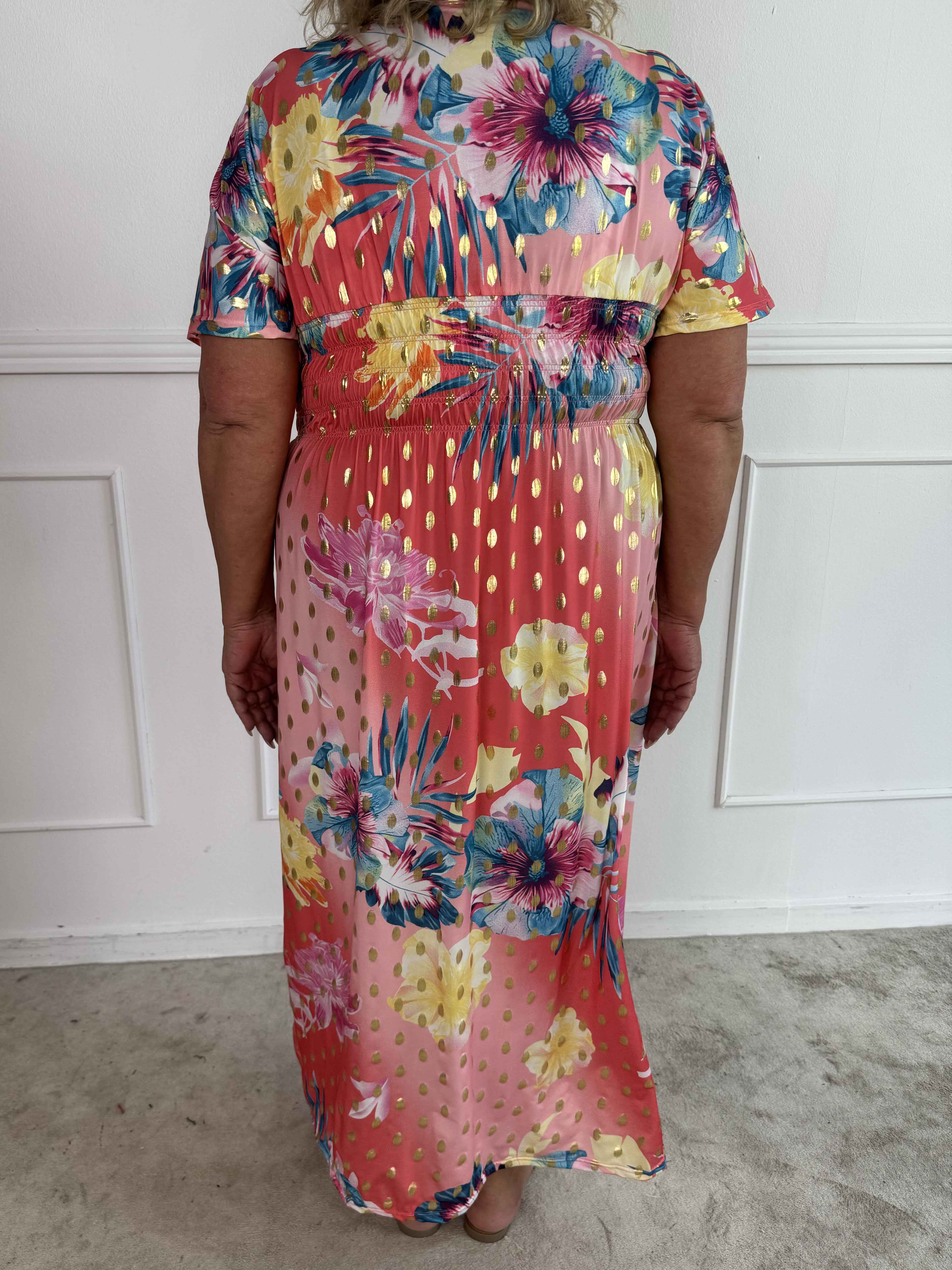 Pams Hawaii - Lång plus size klänning i stretchtyg med blommönster